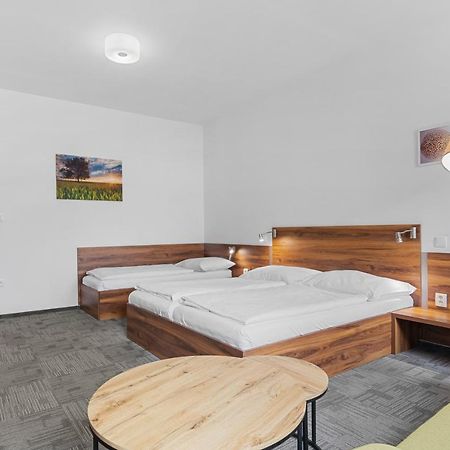 Penzion Na Namesti Dvůr Králové nad Labem Extérieur photo