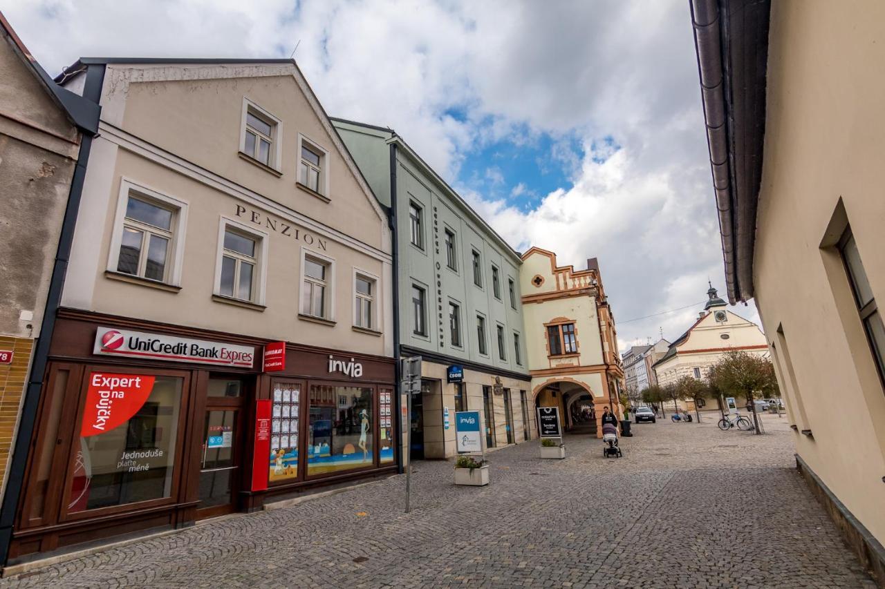 Penzion Na Namesti Dvůr Králové nad Labem Extérieur photo